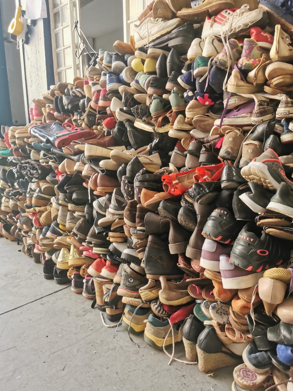 Fardo para brechó - Sapato Infantil 1°Linha - 100 peças - Império do Brechó