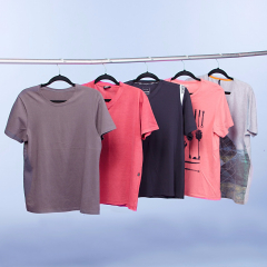 Fardo de roupas usadas para brechó masculino  - Camisetas e Bermudas primeira linha 50 peças 